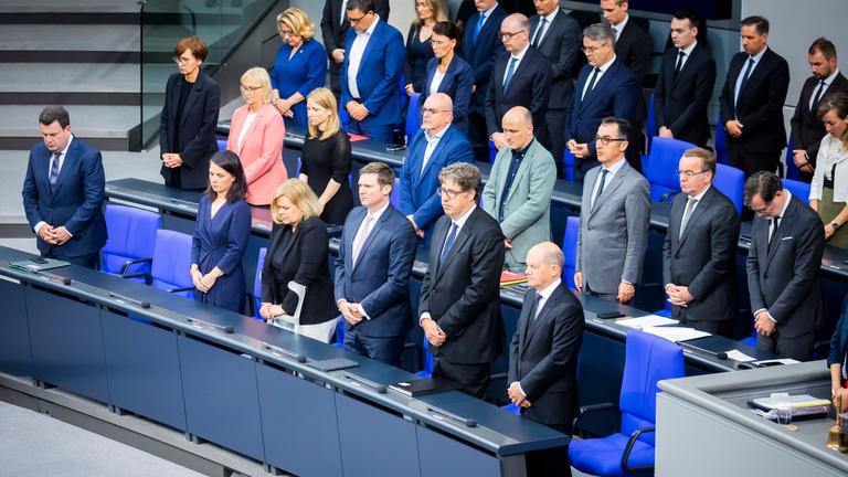 Bundestag Schweigeminute für in Mannheim getöteten Polizisten