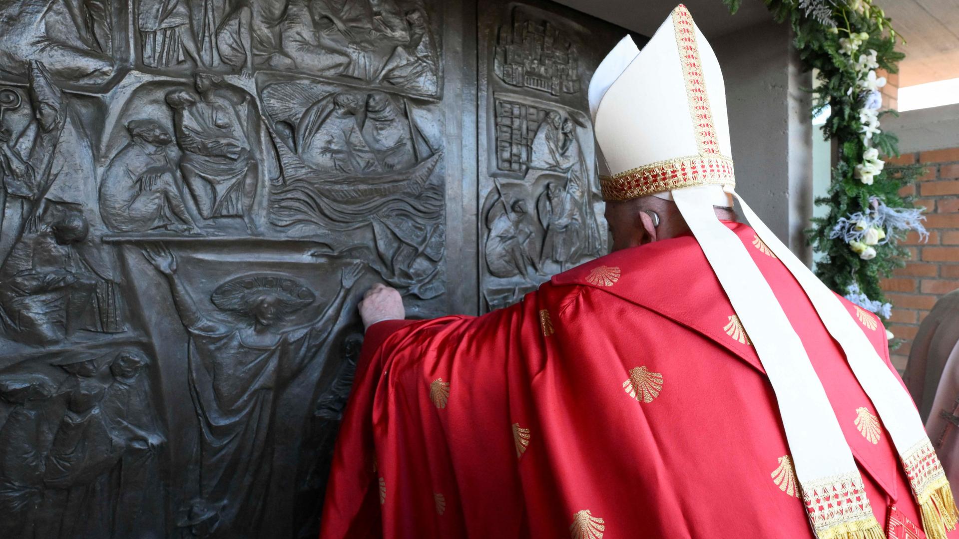 Heiliges Jahr 2025 Papst Franziskus öffnet Heilige Pforte in