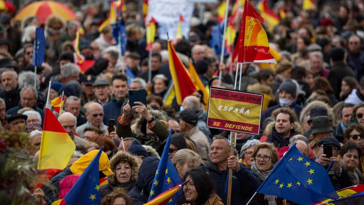 Spanien Proteste in Madrid gegen geplante Amnestie für katalanische