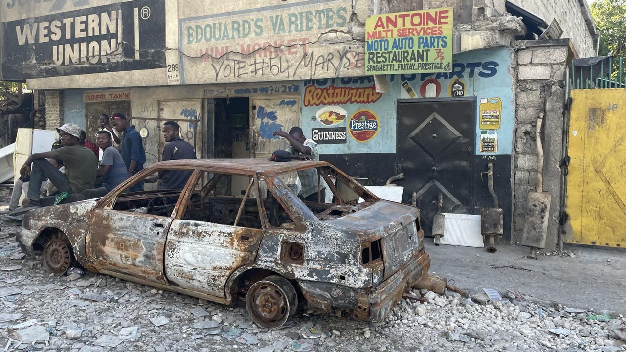 Medienberichte Banden greifen Regierungsgebäude in Haiti an