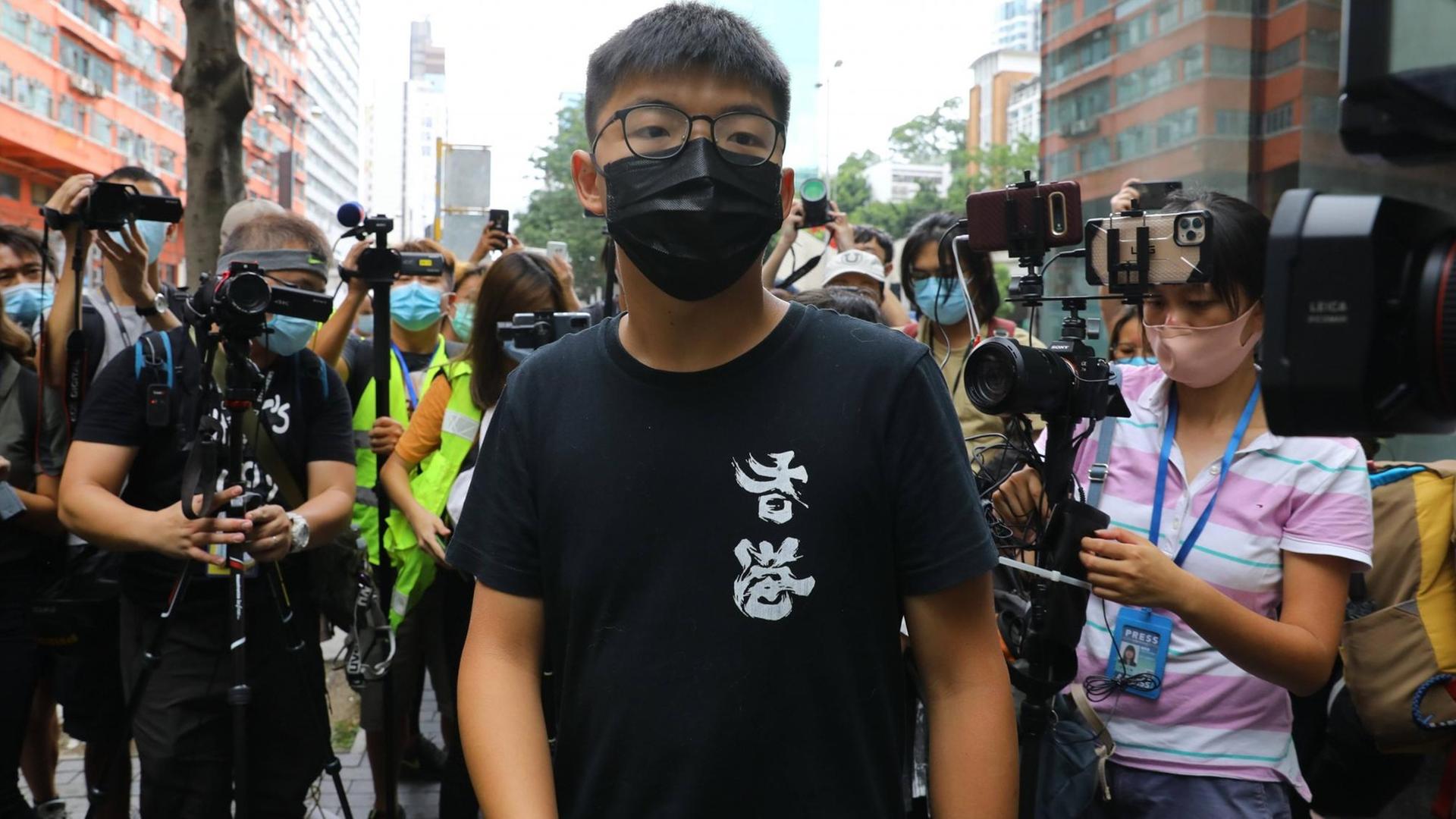 Hongkong Demokratie Aktivist Joshua Wong Zu Drei Monaten Haft Verurteilt