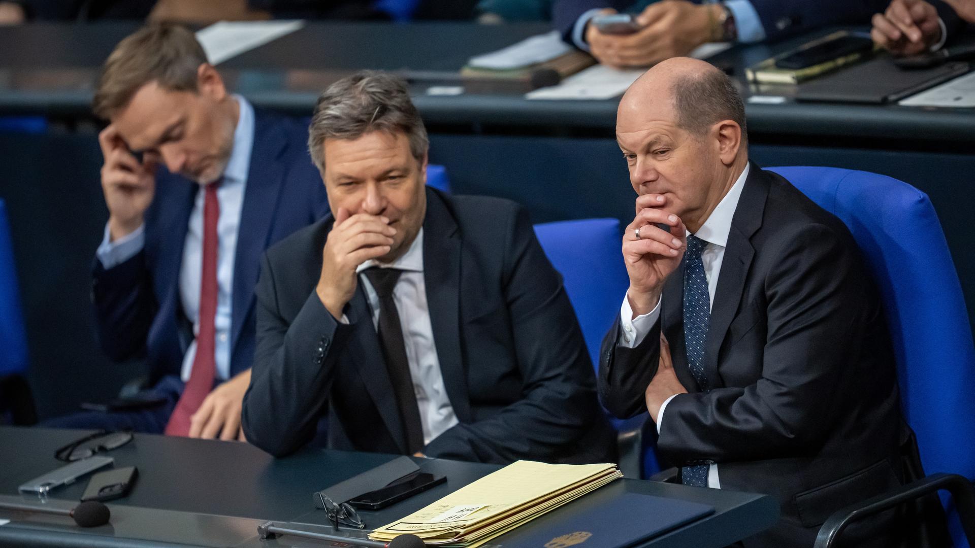 Finanzminster Christian Lindner, Wirtschaftsminister Robert Habeck und Bundeskanzler Olaf Scholz (von links) 