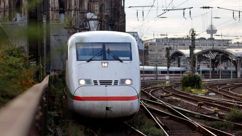 Ein ICE am Kölner Hauptbahnhof.