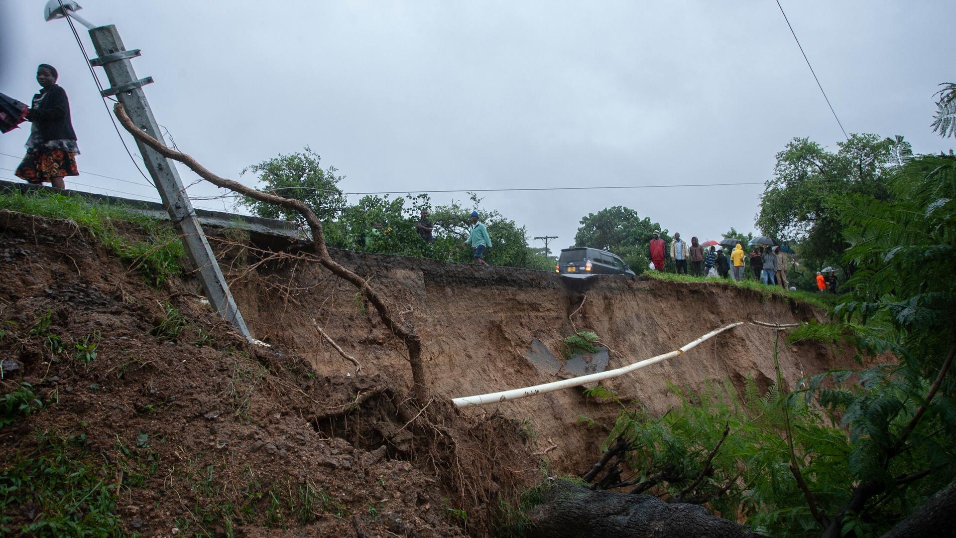 Eine eingestürzte Straße in der Stadt Blantyre in Malawi.