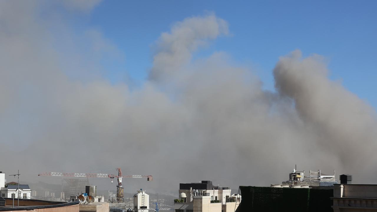 Rauch und Qualm steigen in der iranischen Hauptstadt nach einem israelischen Angriff in den Himmel auf
