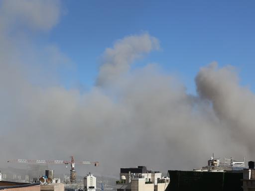 Rauch und Qualm steigen in der iranischen Hauptstadt nach einem israelischen Angriff in den Himmel auf