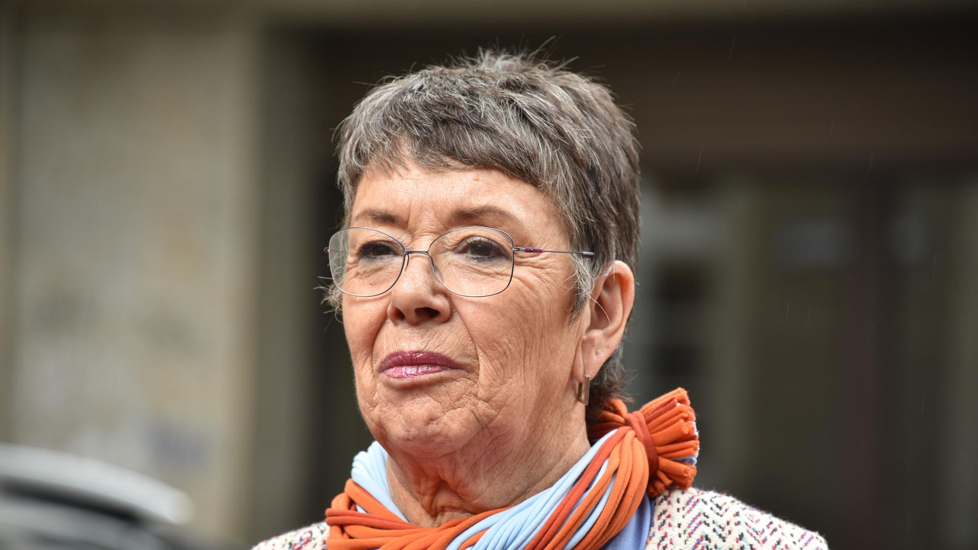 Die Porträtaufnahme von 2019 zeigt die frühere Kölner Dombaumeisterin Barbara Schock-Werner. Sie trägt eine Brille und ein um den Hals geschlungenes Tuch und steht vor einer nicht deutlich zu erkennenden Fassade. Die Porträtaufnahme von 2019 zeigt die frühere Kölner Dombaumeisterin Barbara Schock-Werner. Sie trägt eine Brille und ein um den Hals geschlungenes Tuch und steht vor einer nicht deutlich zu erkennenden Fassade.