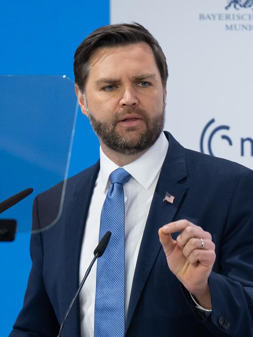 J.D. Vance, Vizepräsident der Vereinigten Staaten von Amerika, spricht bei der Münchner Sicherheitskonferenz. 