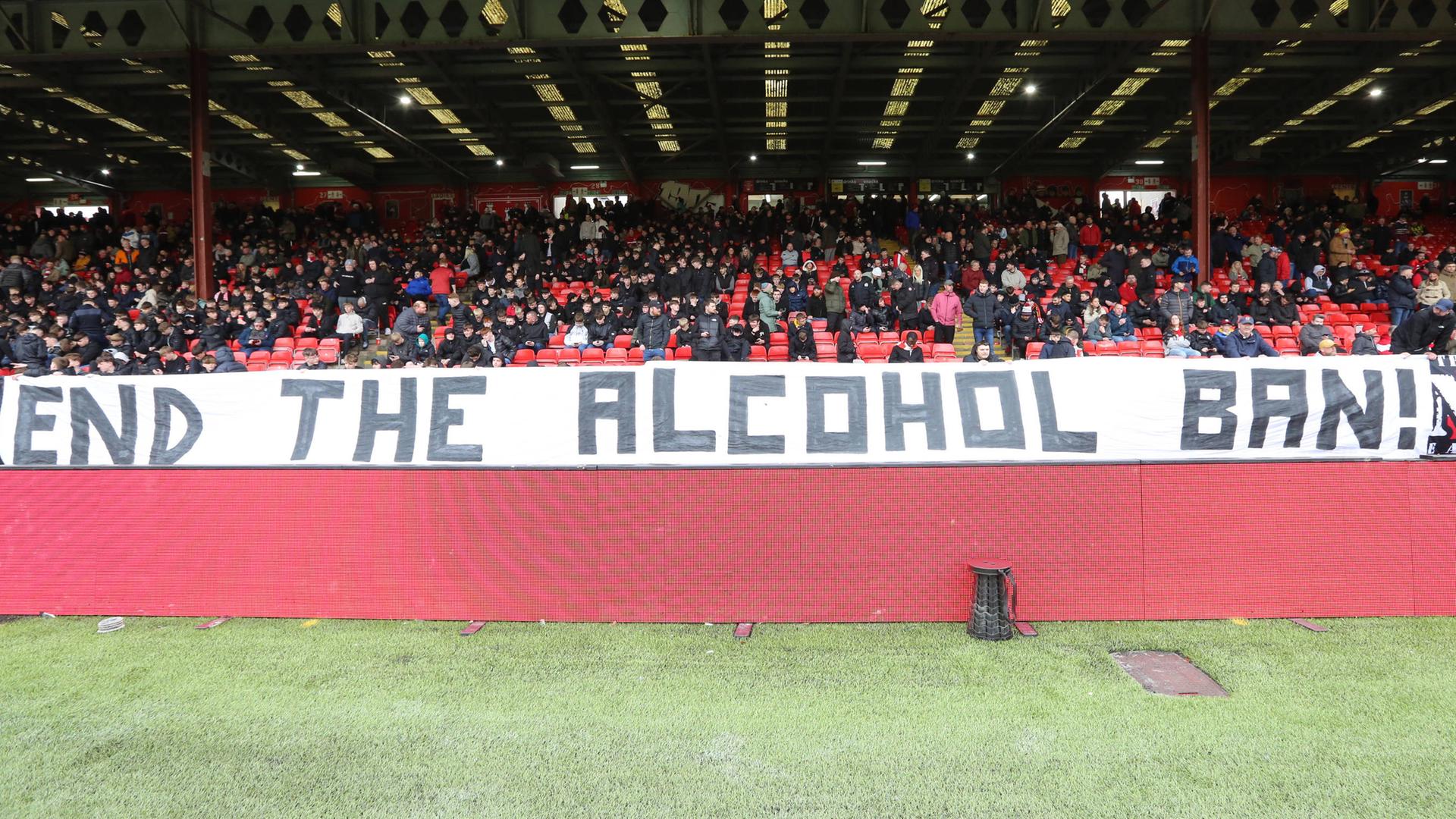 Schottische Fußballfans fordern 2025 ein Ende des Alkoholverbots im Stadion