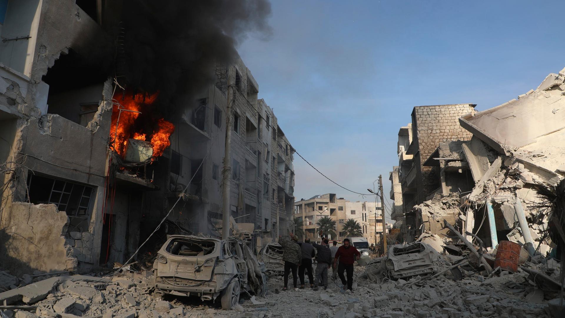 B rgerkrieg Syrische Rebellen Melden Neue Erfolge 50 000 Menschen 