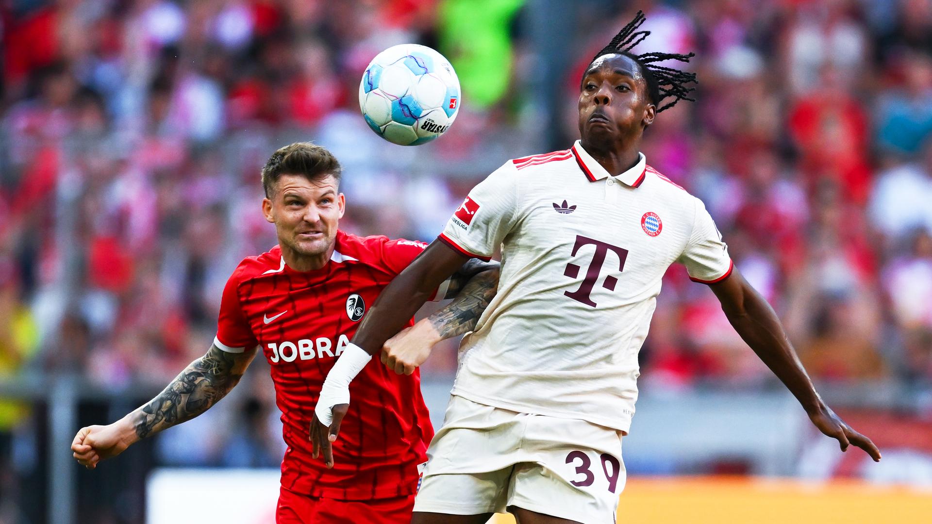 Eine Szene aus dem Bundesligaspiel zwischen dem FC Bayern München und dem SC Freiburg. Eine Szene aus dem Bundesligaspiel zwischen dem FC Bayern München und dem SC Freiburg.