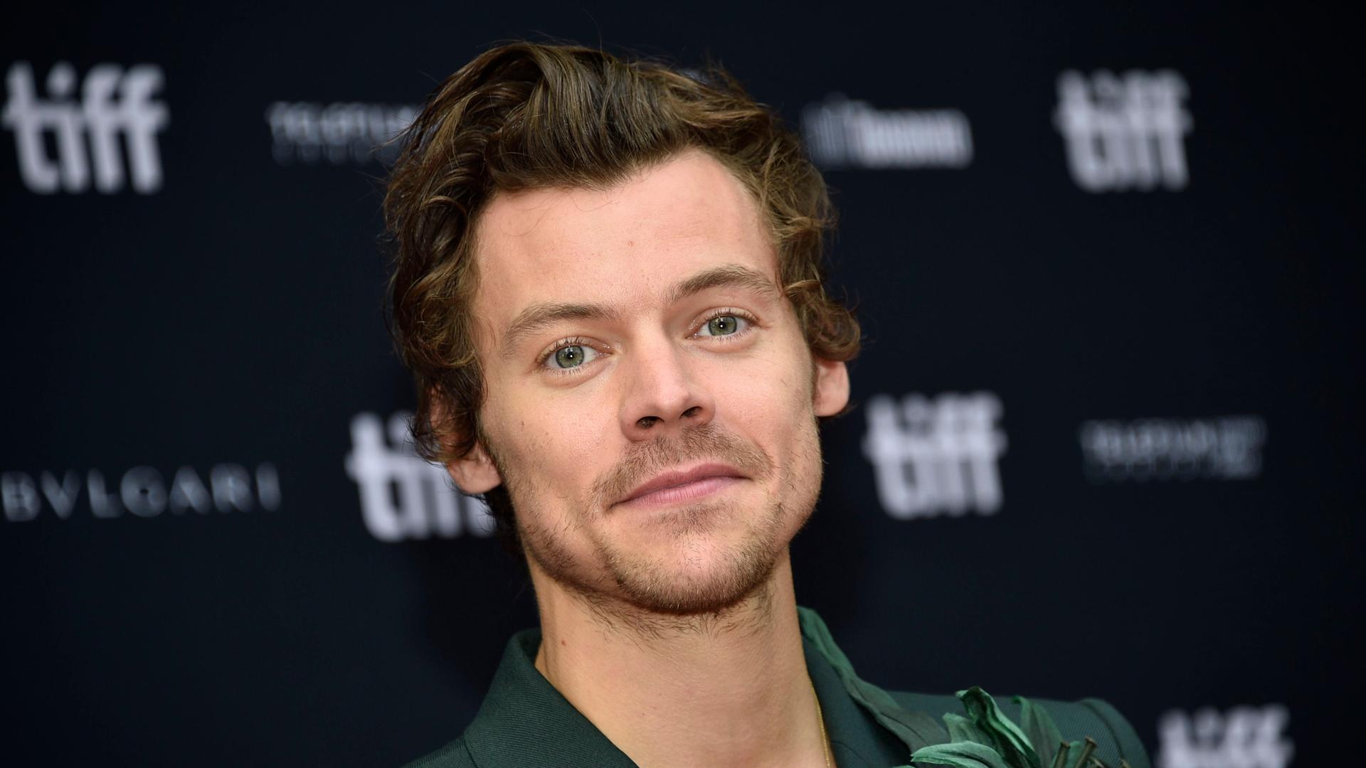 Kanada, Toronto: Harry Styles, Sänger aus Großbritannien, besucht die Premiere von "My Policeman" im Princess of Wales Theatre während des Toronto International Film Festival (TIFF) Kanada, Toronto: Harry Styles, Sänger aus Großbritannien, besucht die Premiere von "My Policeman" im Princess of Wales Theatre während des Toronto International Film Festival (TIFF)