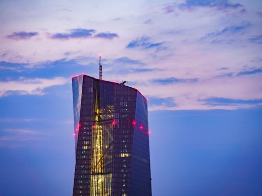 Zentrale der Europäischen Zentralbank (EZB) in Frankfurt am Main 