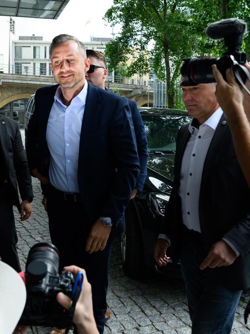 Ulrich Siegmund (M), AfD-Spitzenkandidat in Sachsen-Anhalt, kommt zur Bundespressekonferenz, um sich zum Ergebnis der Landtagswahl in Sachsen-Anhalt zu äußern.