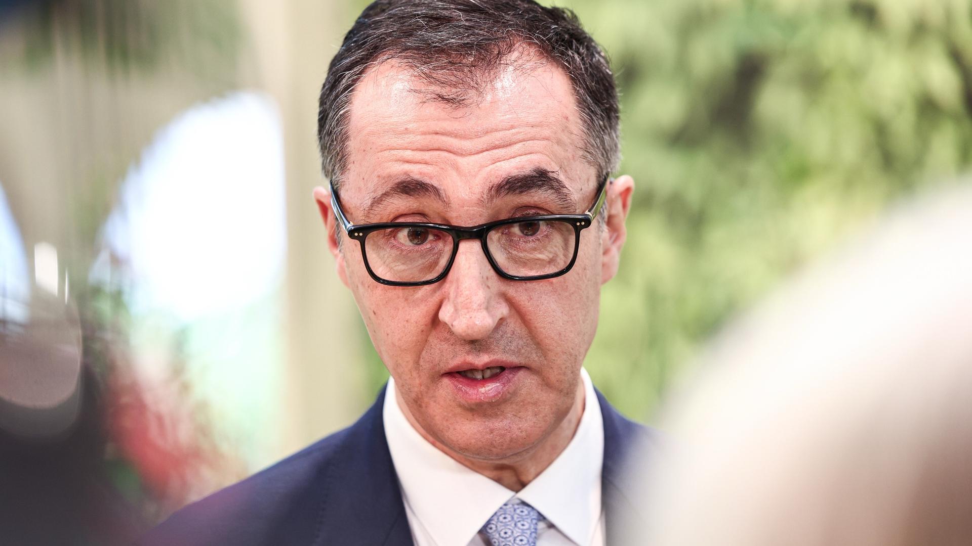 Eine Nahaufnahme des Politikers Cem Özdemir (Bündnis 90/Die Grünen)