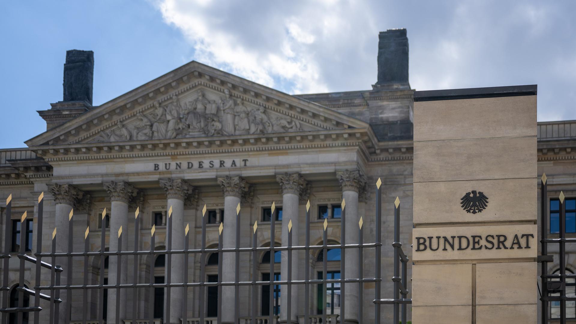 Die Außenansicht des Gebäudes, in dem der Bundesrat zu Sitzungen zusammenkommt.