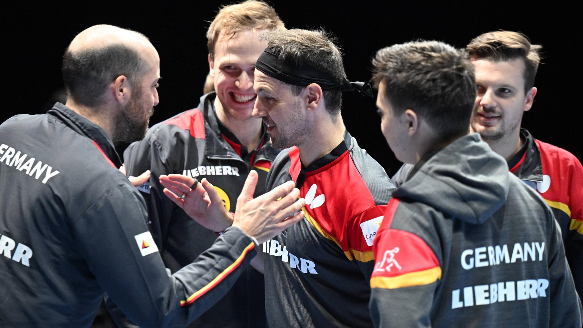 Das deutsche Team jubelt im Halbfinale der Tischtennis-Europameisterschaft in Malmö gegen Portugal