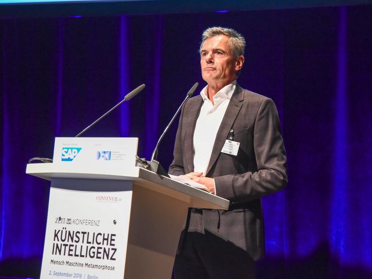 Geschäftsführer der DvH Medien GmbH Rainer Esser