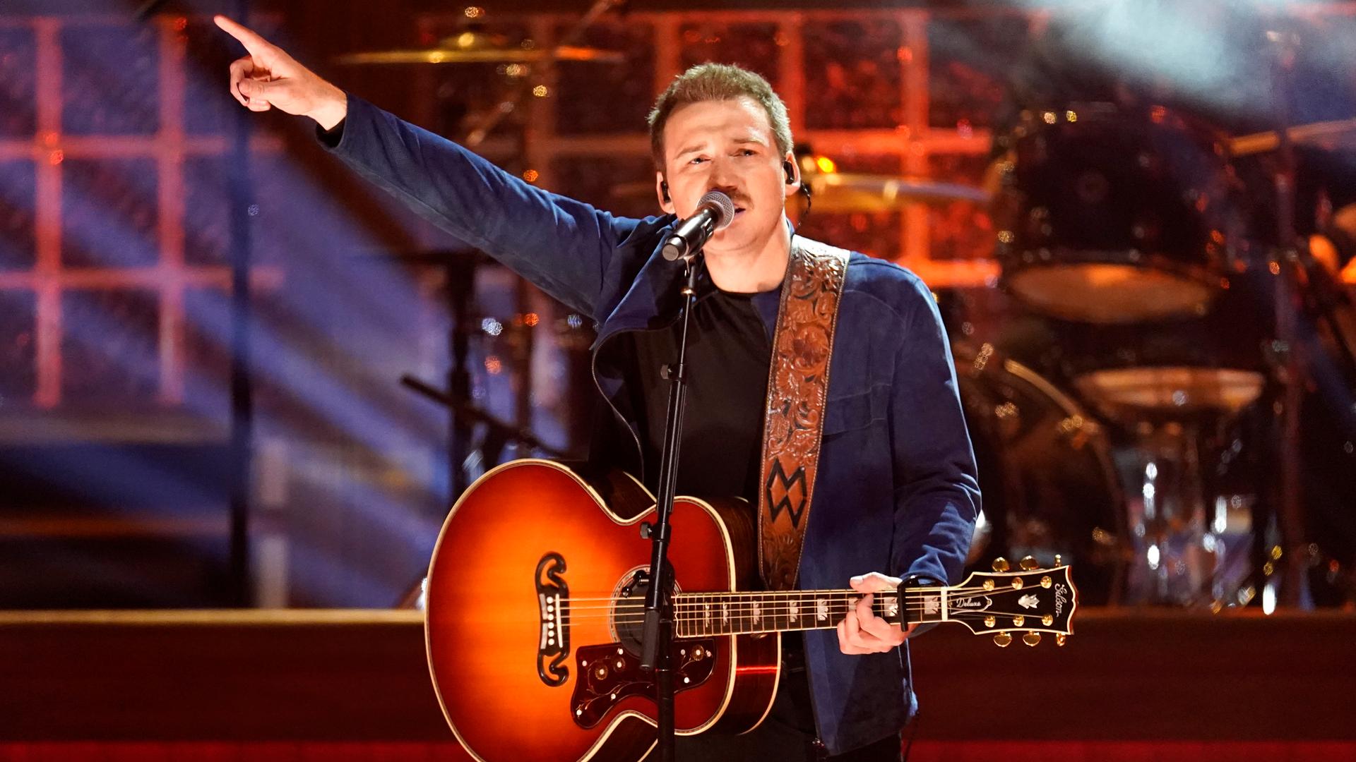 Morgan Wallen singt bei den CMA Awards in Nashville im November 2023. Morgan Wallen singt bei den CMA Awards in Nashville im November 2023.