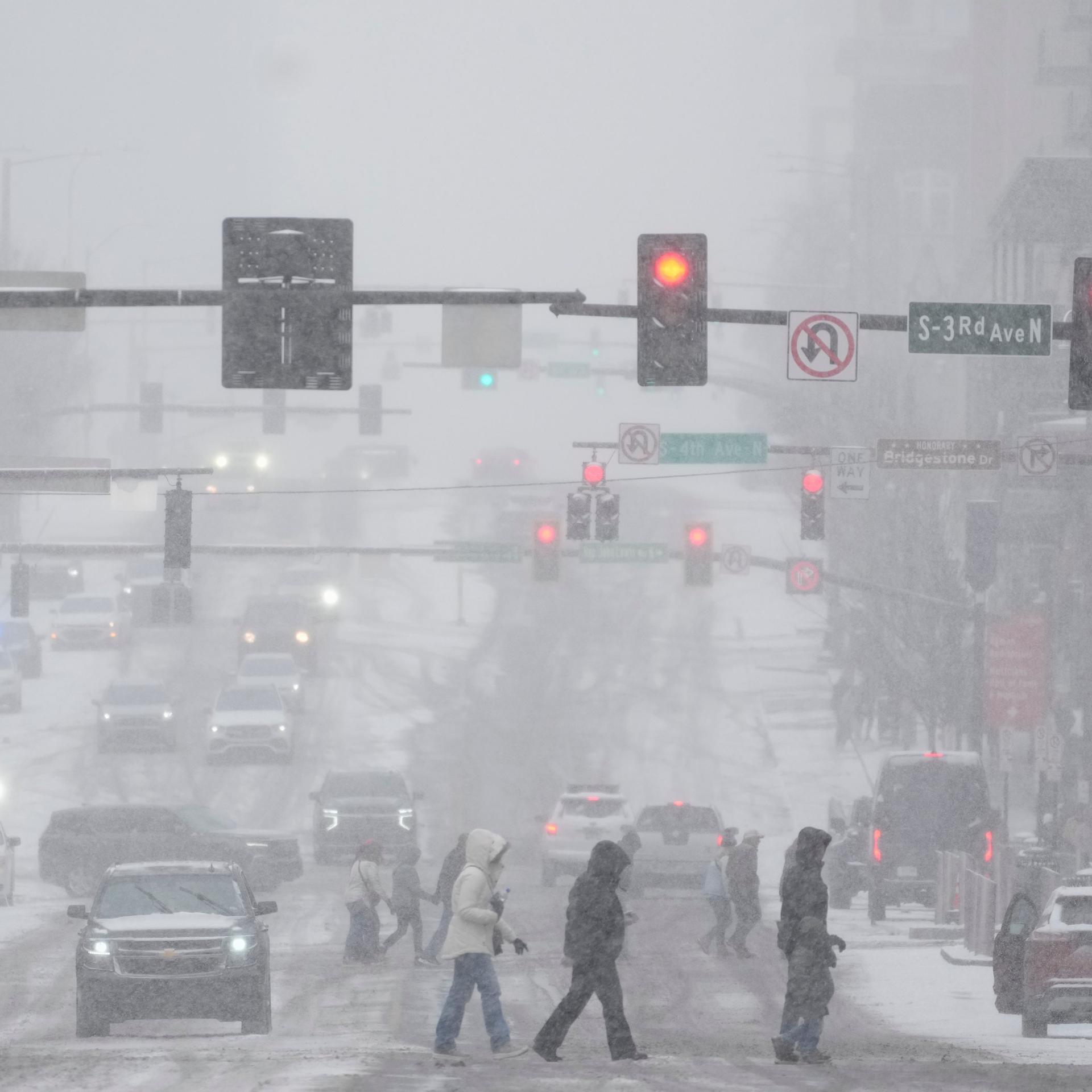100-Tausende Haushalte in den USA haben keinen Strom