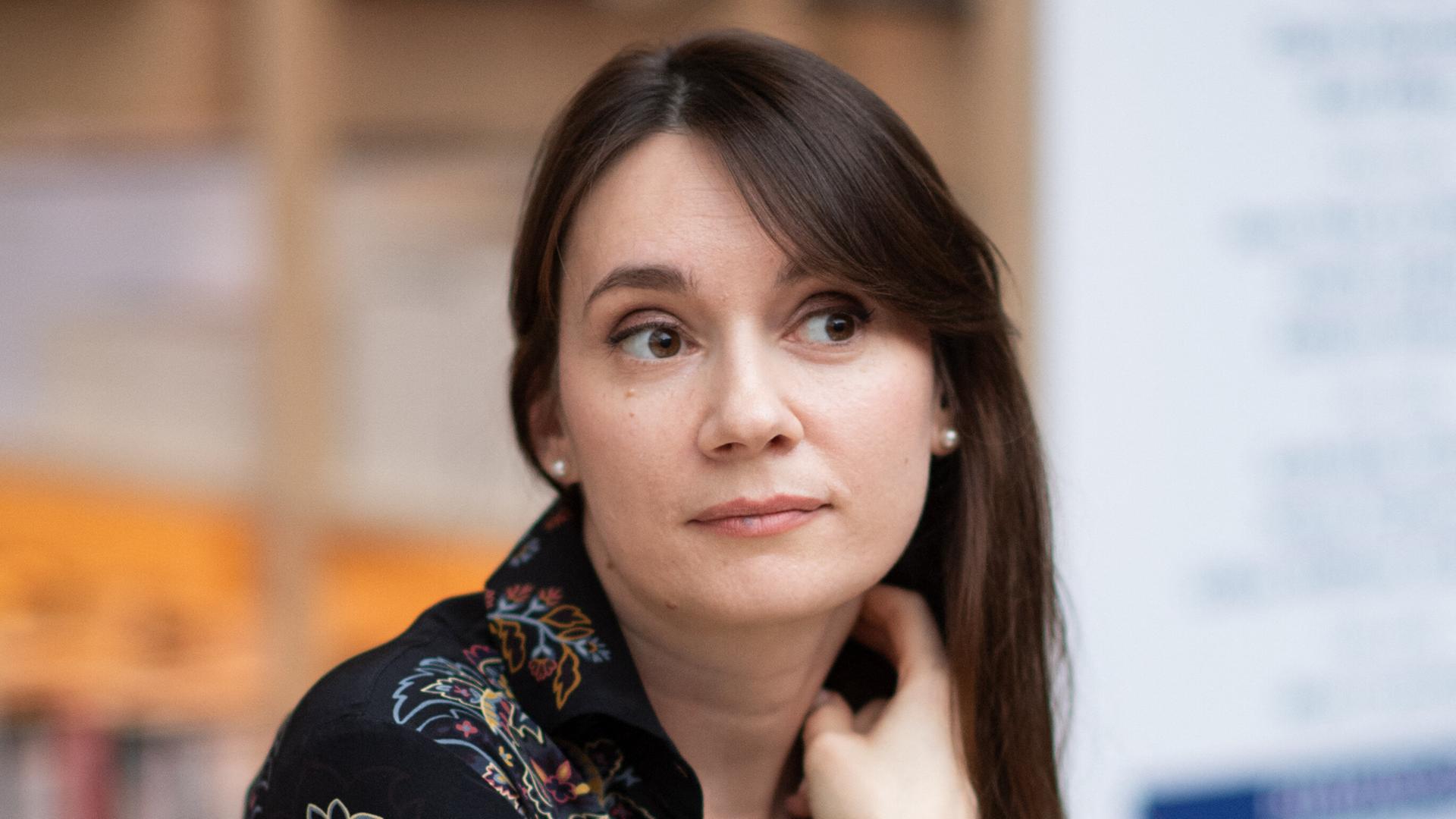 Xenia Fedorova nimmt am 12. April 2025 an der Pariser Buchmesse (Festival du Livre de Paris) im Grand Palais in Paris, Frankreich, teil. Xenia Fedorova nimmt am 12. April 2025 an der Pariser Buchmesse (Festival du Livre de Paris) im Grand Palais in Paris, Frankreich, teil.