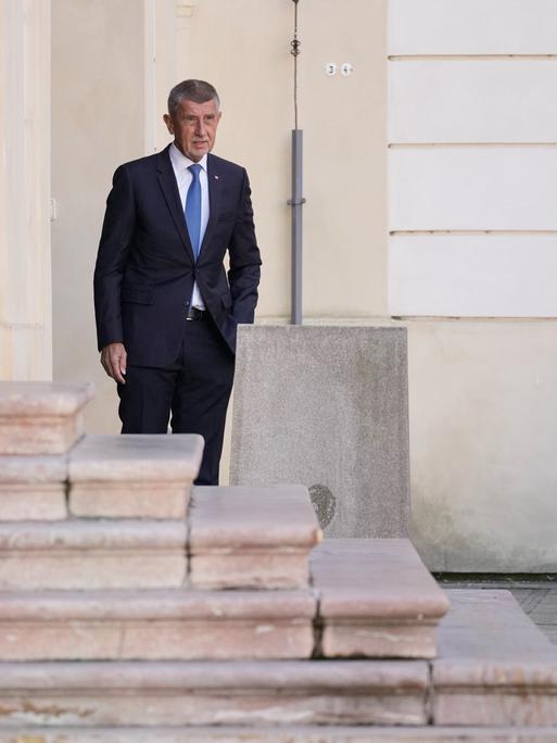 Chairman of opposition "ANO" (YES) movement Andrej Babis arrives to presidential office, a day after he got majority of votes at the parliamentary elections, in Prague, Czech Republic, Sunday, Oct. 5, 2025. (AP Photo/Darko Bandic)