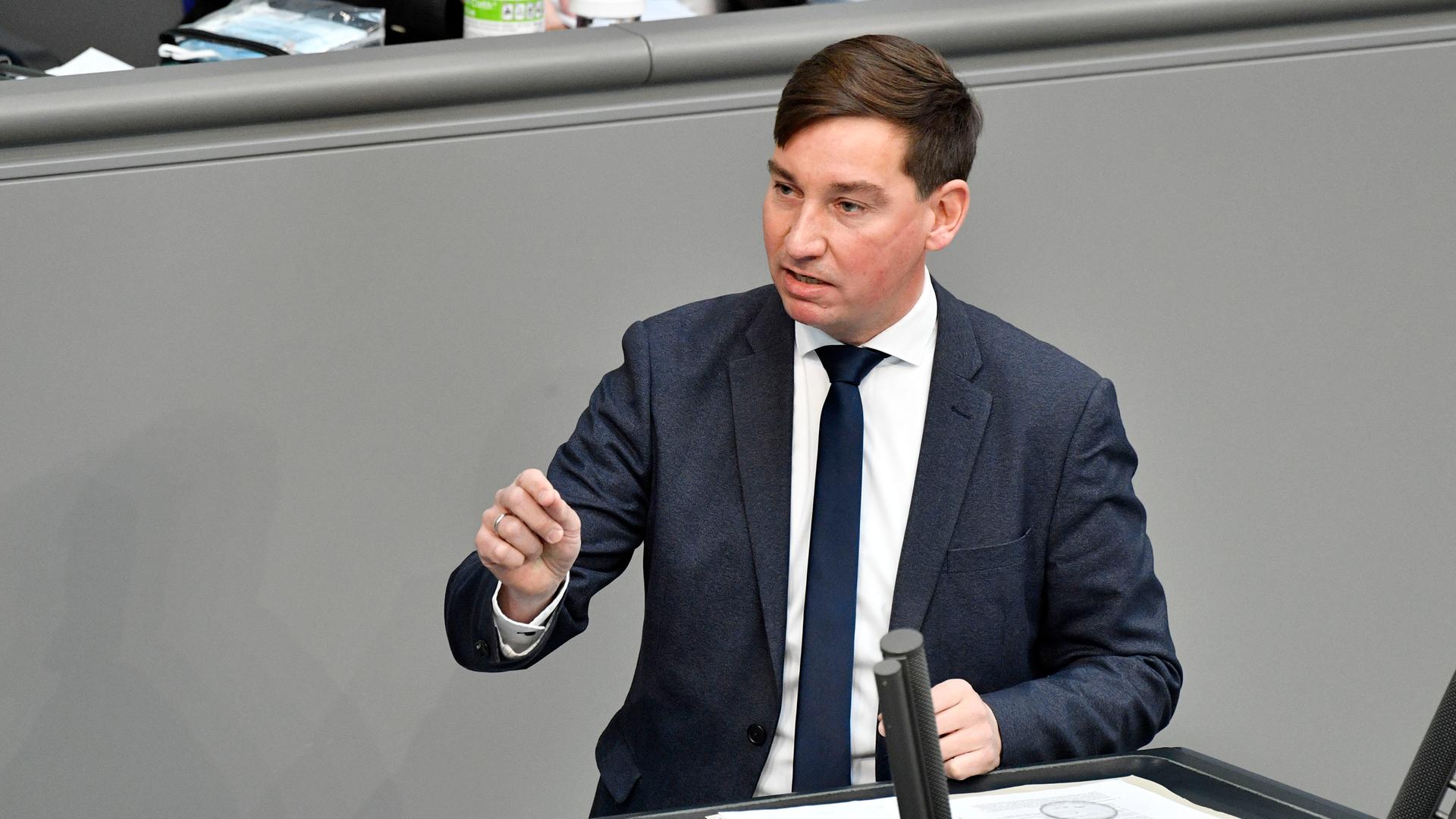 Ehemliger BSIChef SPDPolitiker Hartmann weist Kritik an Faeser im