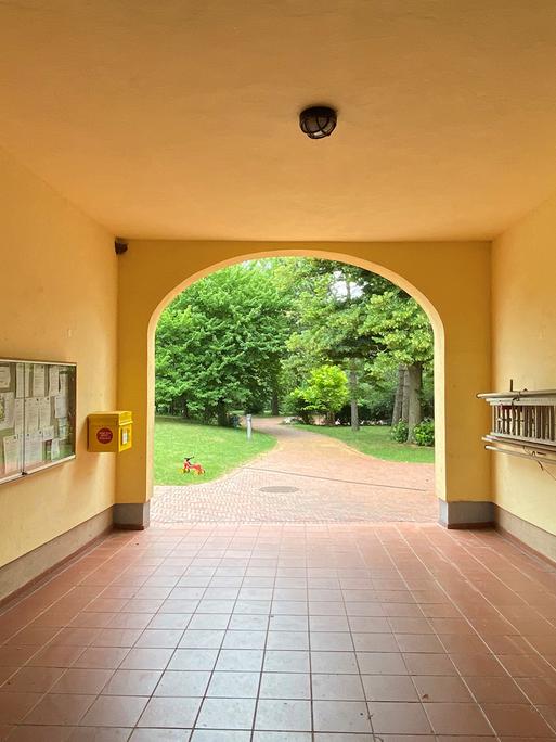 Wie geht es weiter mit der Kunst von Otto Muehl? Eine Aufnahme vom Friedrichshof, dem Ort der einstigen Kommune. 