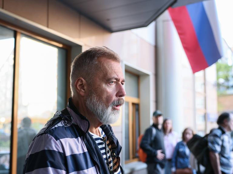 RUSSIA, MOSCOW - SEPTEMBER 3, 2026: Dmitry Muratov designated as a foreign agent in Russia, chief editor of the Novaya Gazeta media license annulled in Russia, appears near the Simonov District Court.