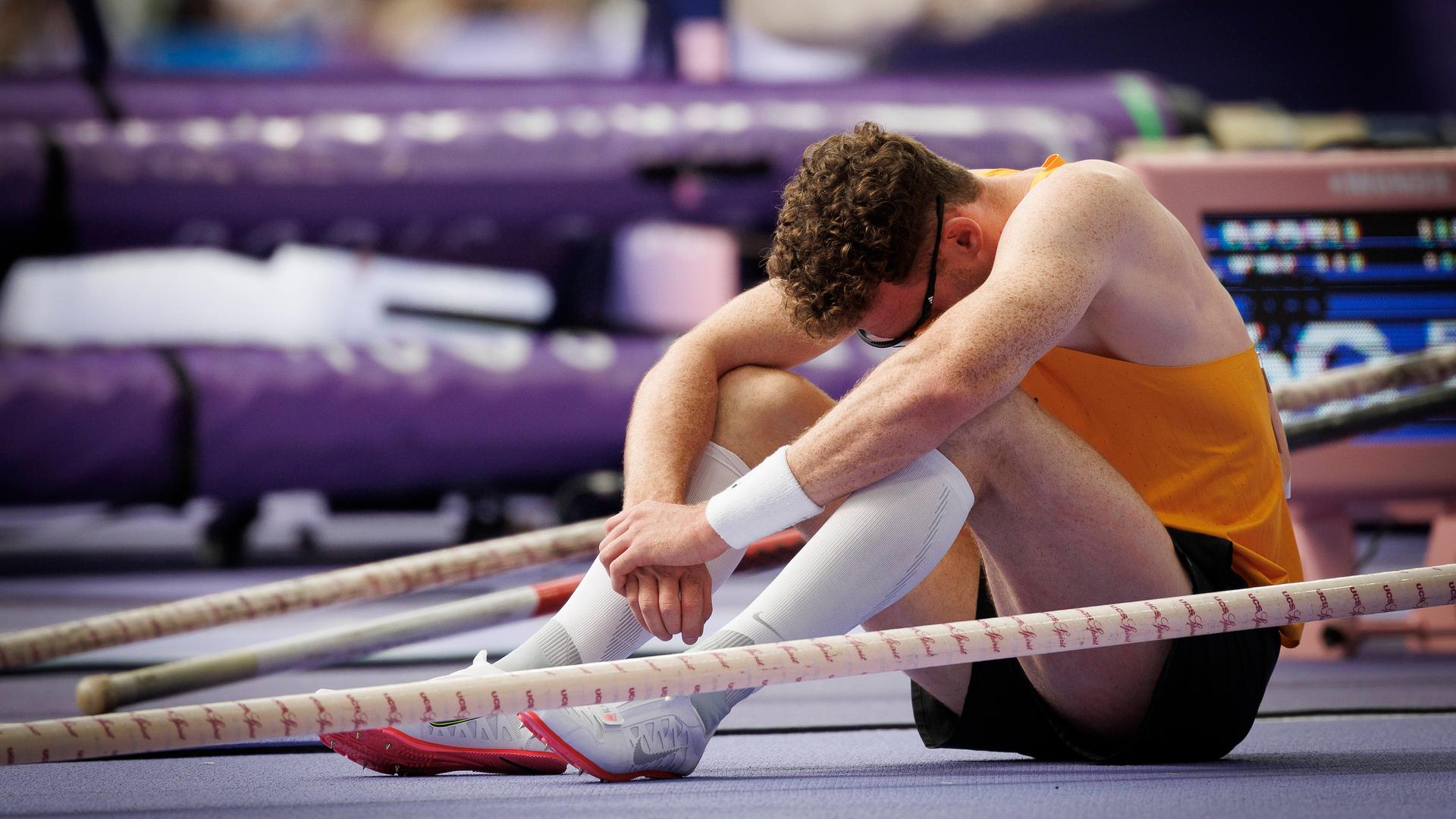 Der deutsche Stabhochspringer Torben Blech zeigt sich nach dem Verpassens des Finals bei Olympia frustriert