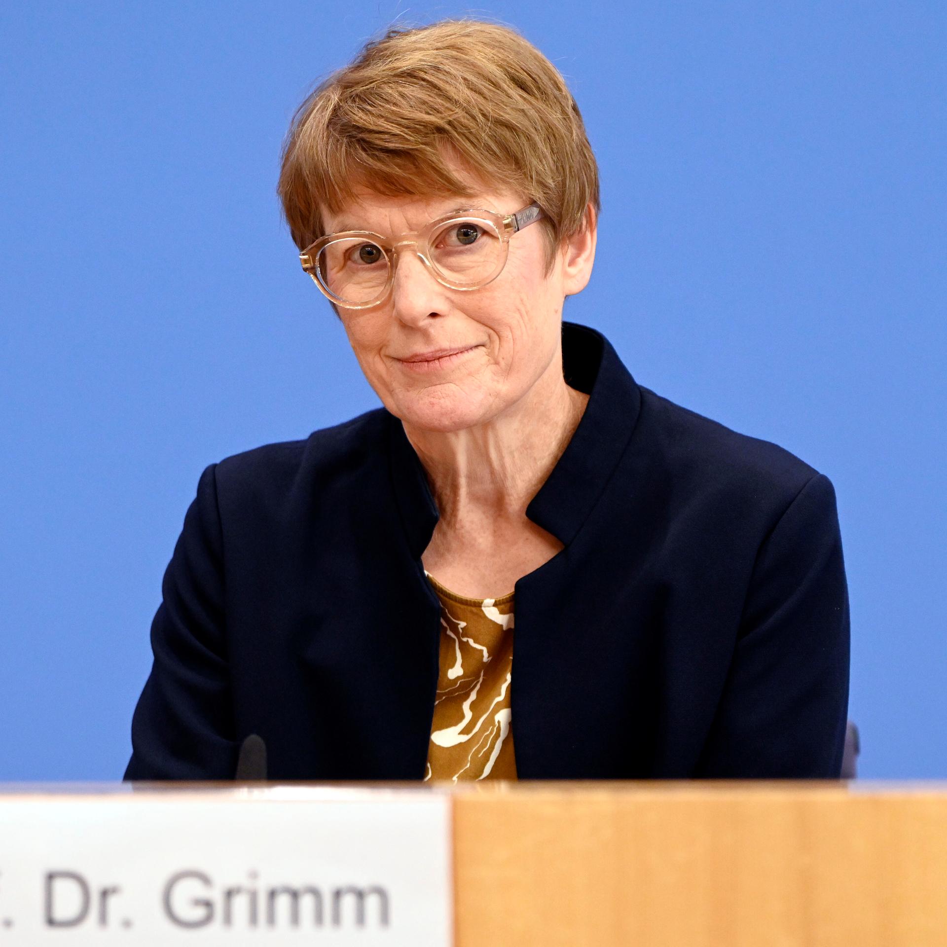 Veronika Grimm bei der Bundespressekonferenz 'Vorstellung des Jahresgutachtens 2025/26 am 12.11.2025