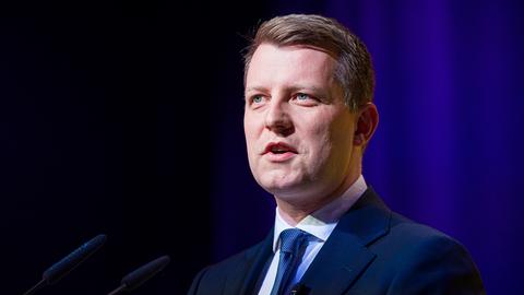 Celle: Henning Höne, Landesvorsitzender der FDP Nordrhein-Westfalen, spricht auf dem Landesparteitag der FDP Niedersachsen.