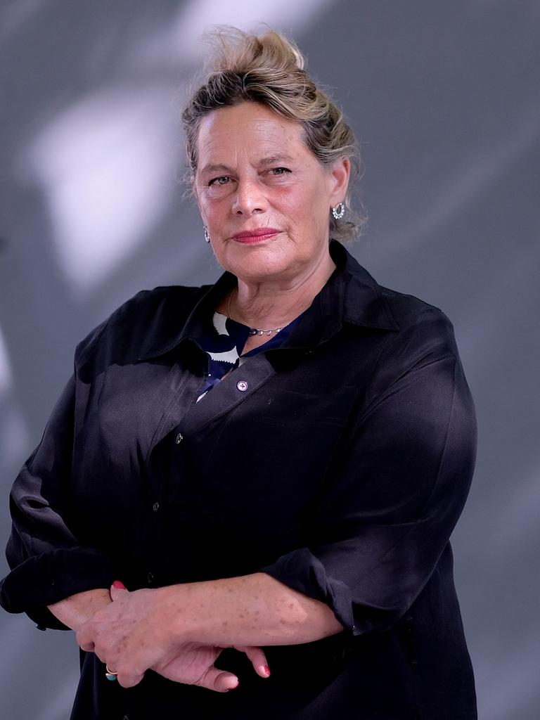 Die britische Schriftstellerin Deborah Levy im Porträt