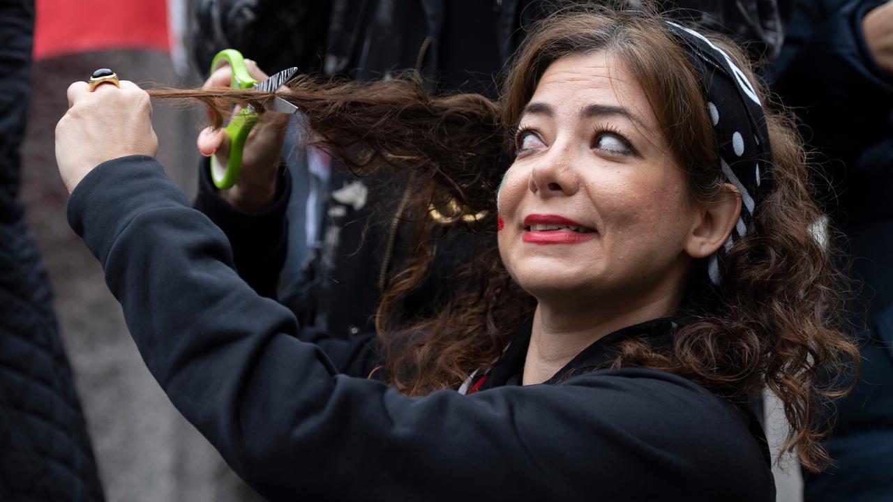 Freiheit und Widerstand - Haare abschneiden als Körperpolitik