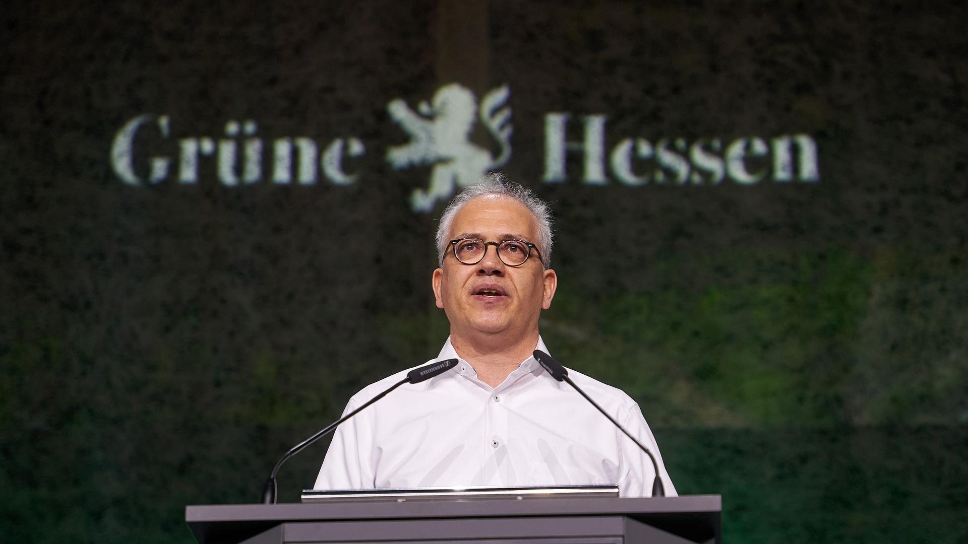 Tarek Al-Wazir (Bündnis 90/Grüne), Wirtschaftsminister von Hessen, spricht beim Landesparteitag