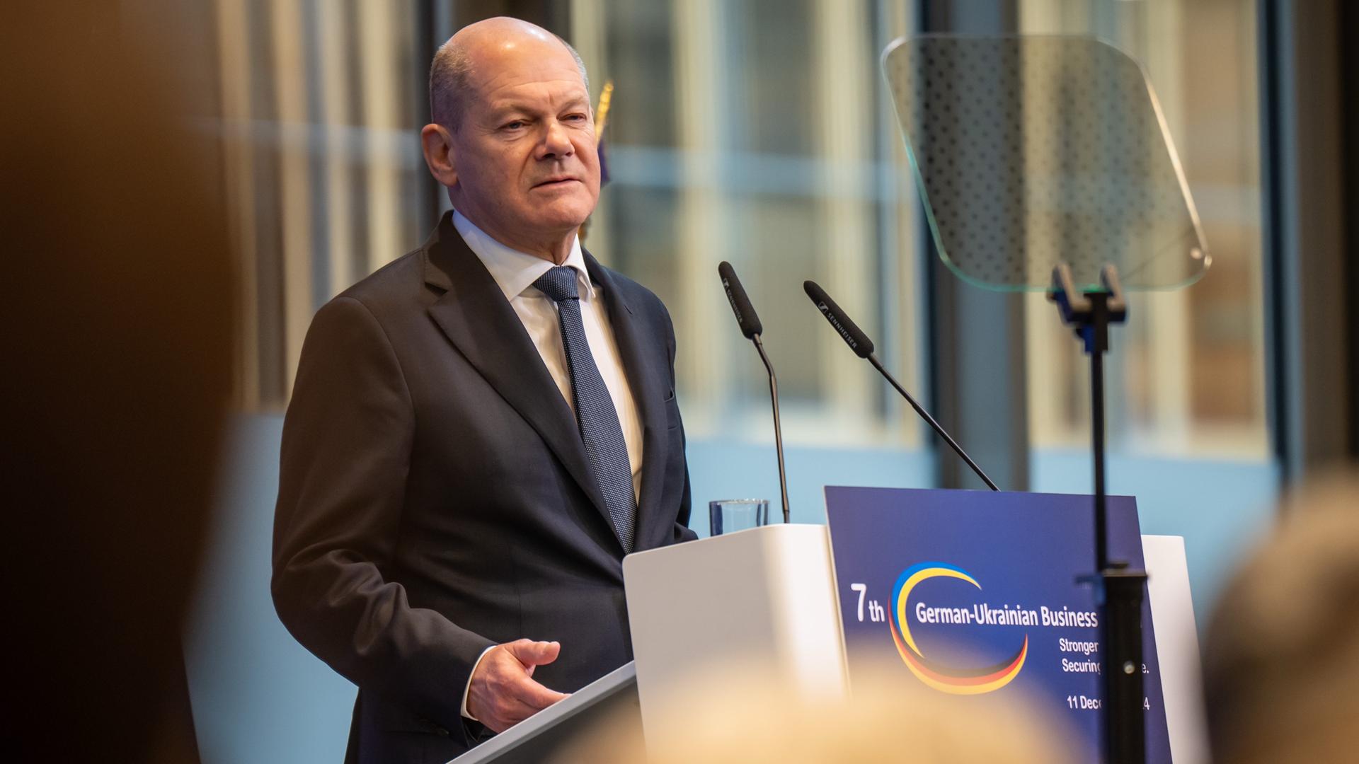 Berlin: Bundeskanzler Olaf Scholz (SPD), spricht beim 7. Deutsch-Ukrainischen Wirtschaftsforum, im Haus der Deutschen Wirtschaft. Berlin: Bundeskanzler Olaf Scholz (SPD), spricht beim 7. Deutsch-Ukrainischen Wirtschaftsforum, im Haus der Deutschen Wirtschaft.