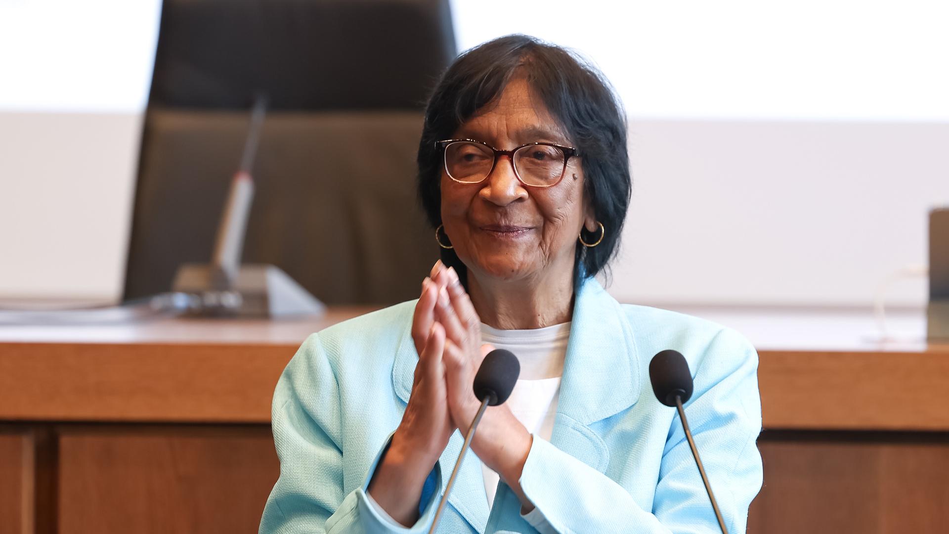 Die südafrikanische Juristin Navanethem „Navi“ Pillay spricht  in Nürnberg nach der Bekanntgabe, dass sie mit dem Friedensnobelpreis 2026 ausgezeichnet wird. 