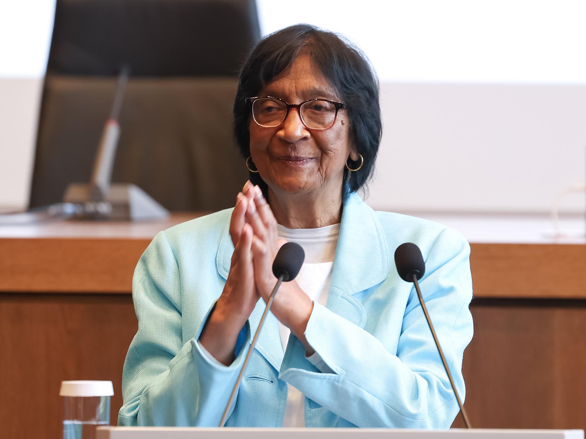 Die südafrikanische Juristin Navanethem „Navi“ Pillay spricht  in Nürnberg nach der Bekanntgabe, dass sie mit dem Friedensnobelpreis 2026 ausgezeichnet wird. 