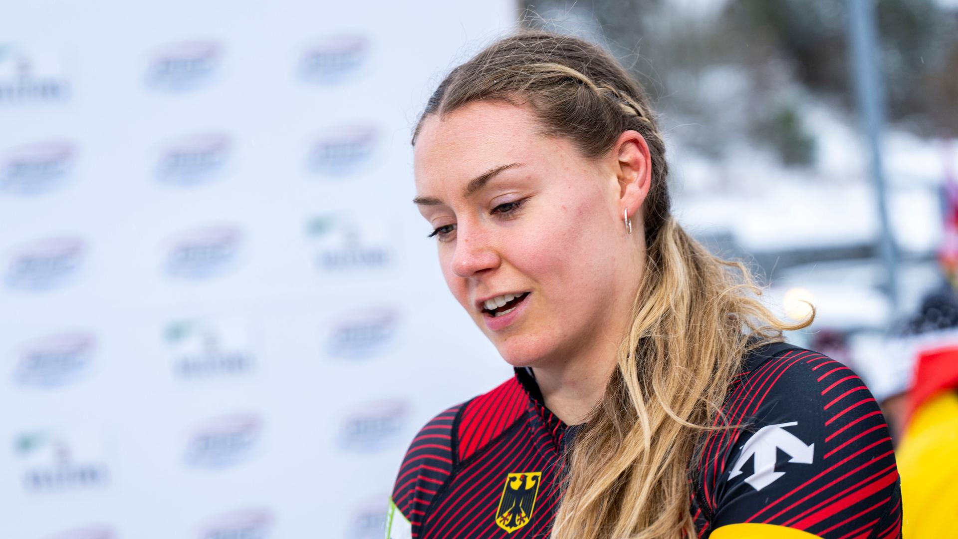 Die deutsche Bob-Pilotin Laura Nolte in ihrem Rennanzug. Die deutsche Bob-Pilotin Laura Nolte in ihrem Rennanzug.