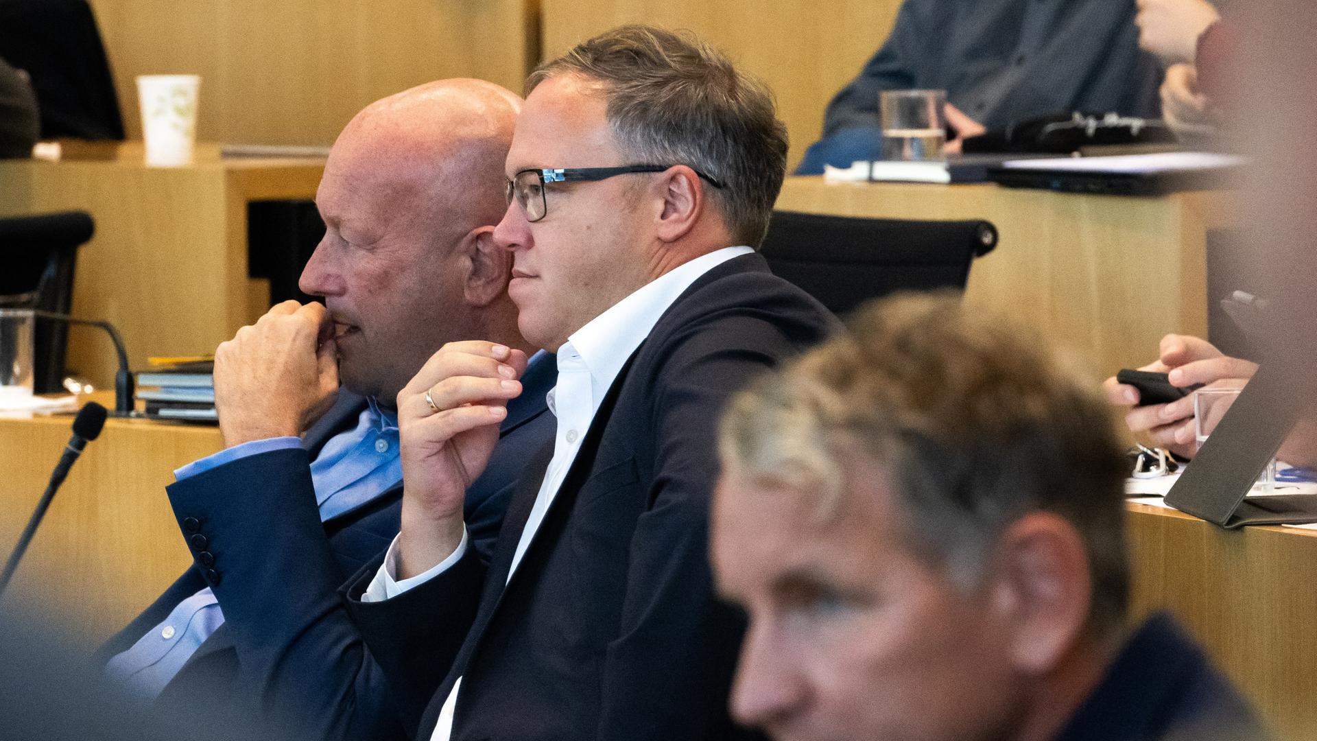 Thomas L. Kemmerich (FDP), Mario Voigt (CDU-Fraktionsvorsitzender) und Bjoern Hoecke (AfD-Fraktionsvorsitzender) kurz vor der Abstimmung fuer das Gesetz zur Senkung der Grunderwerbssteuer.