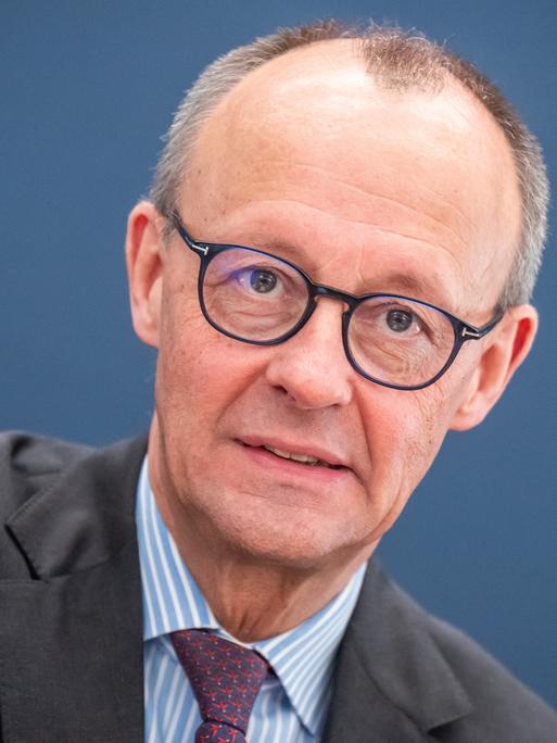 Friedrich Merz, Unions-Kanzlerkandidat und CDU-Bundesvorsitzender, spricht zu Beginn der Sitzung des CDU-Bundesvorstands.