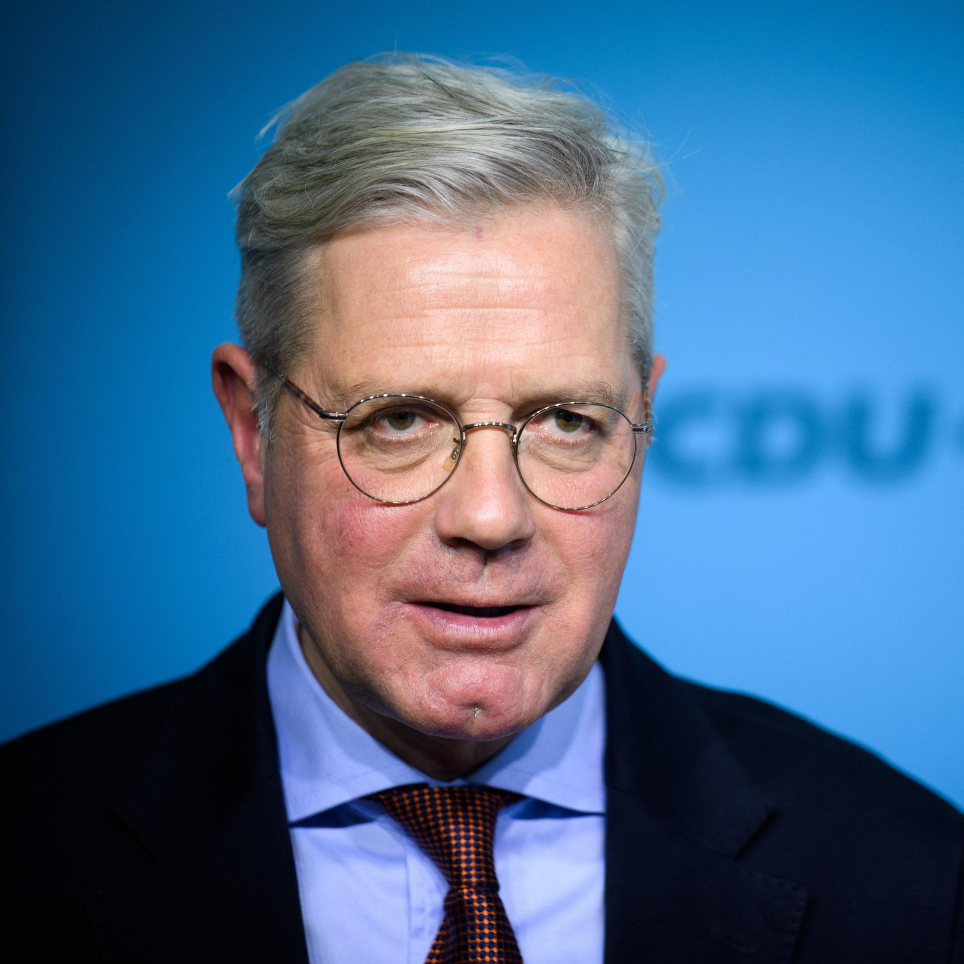 CDU-Außenpolitiker Norbert Röttgen mit ernstem Gesichtsausdruck. 