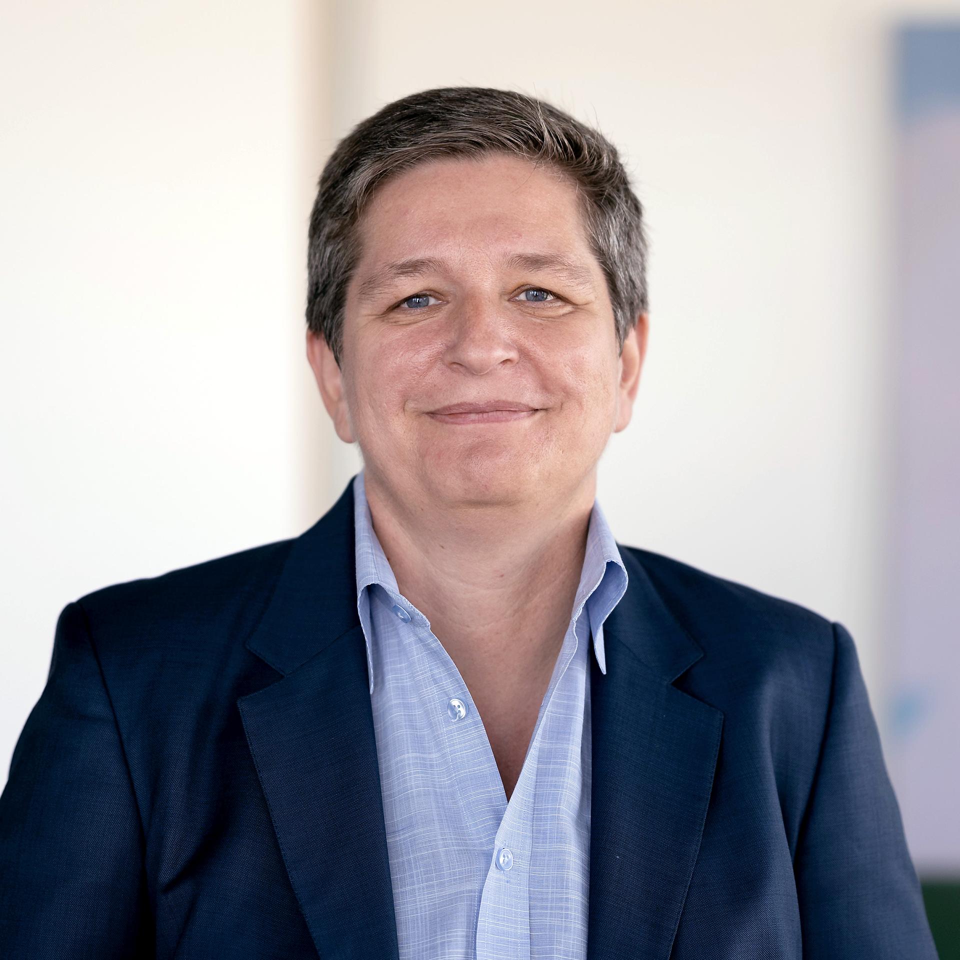 Ein Portrait von Claudia Plattner
