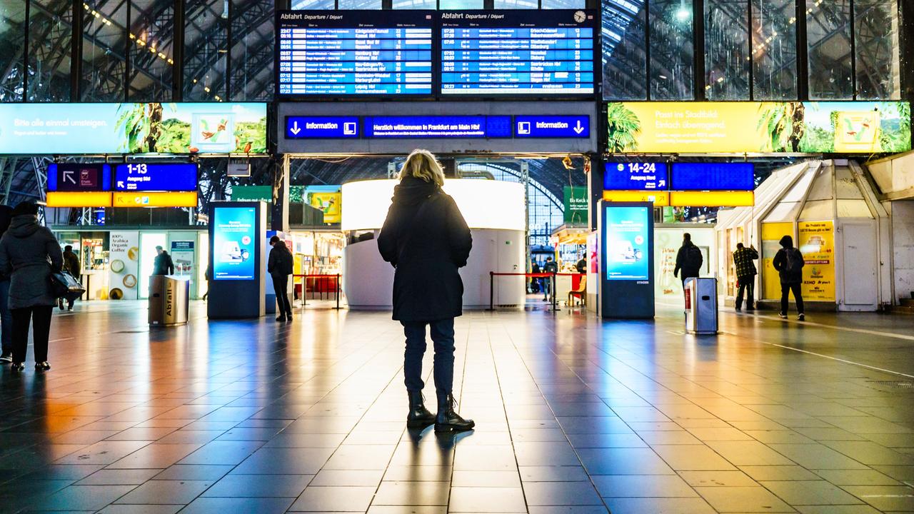 Tarifstreit - Lokführergewerkschaft GDL Ruft Für Dienstag Zu Neuem ...