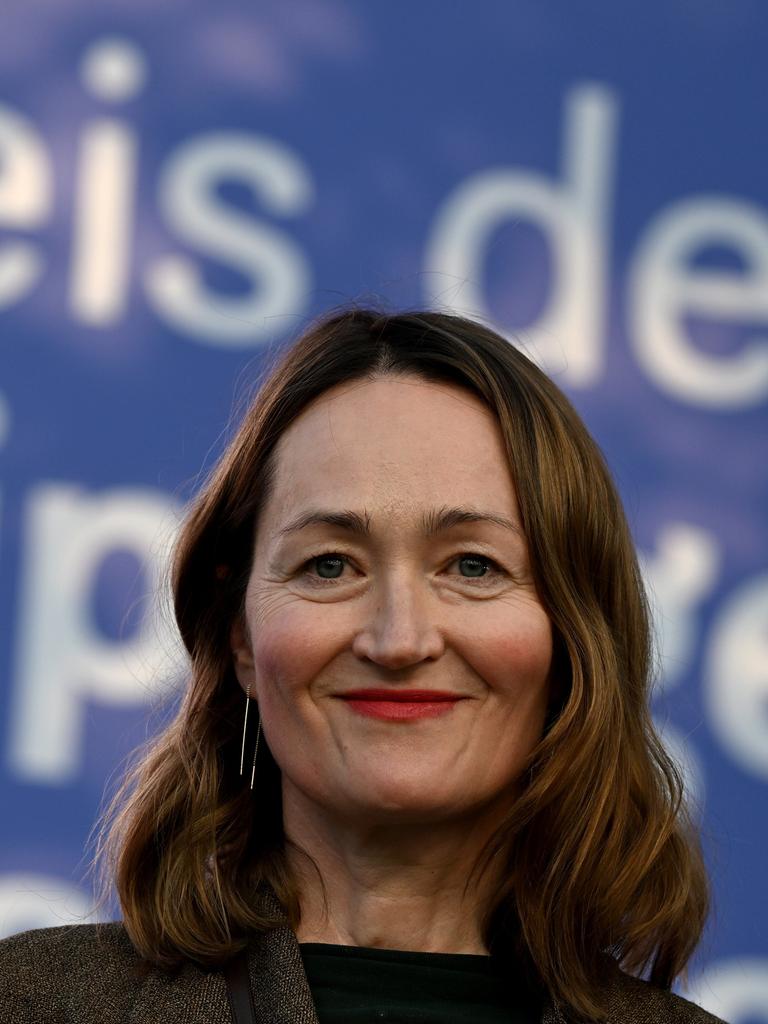 Katerina Poladjan, Autorin des Buches «Goldstrand», steht nach Erhalt des Preises der Leipziger Buchmesse in der Belletristik-Sparte auf der Bühne