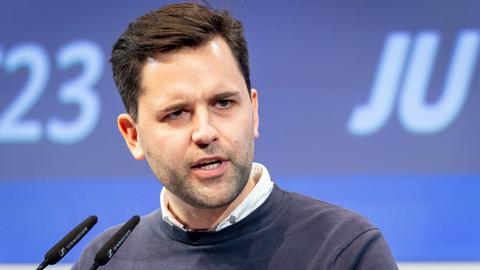 Johannes Winkel, Bundesvorsitzender der Jungen Union (JU), spricht auf einer Veranstaltung.