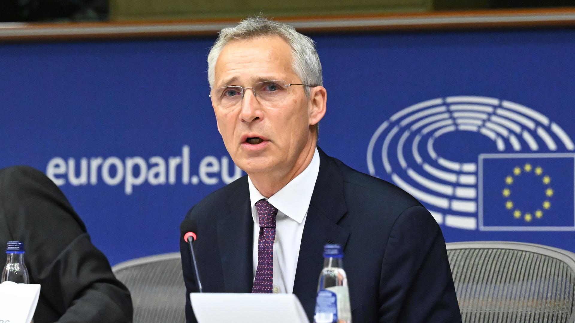 Belgien, Brüssel: Nato-Generalsekretr Jens Stoltenberg spricht im Europäischen Parlament.