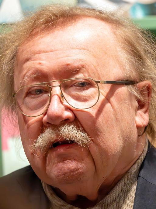 Peter Sloterdijk bei einer Lesung in einer Buchhandlung