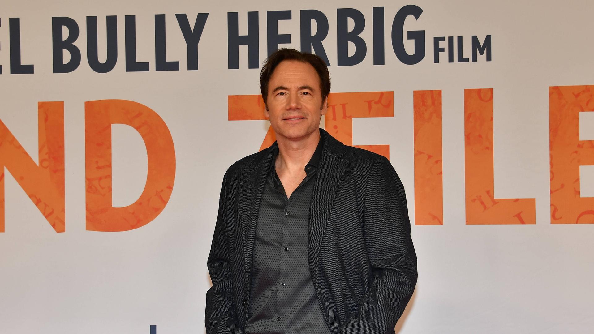 Schockiert Michael Bully Herbig Kassiert Bei Premiere Scharfe Beleidigungen Die Details - rgxcbwy