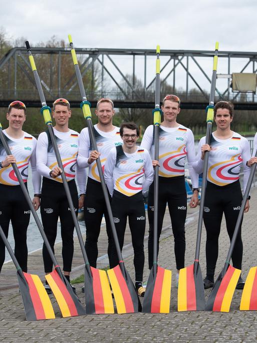 Der Deutschlandachter 2024 beim Training auf dem Dortmund-Ems-Kanal. 